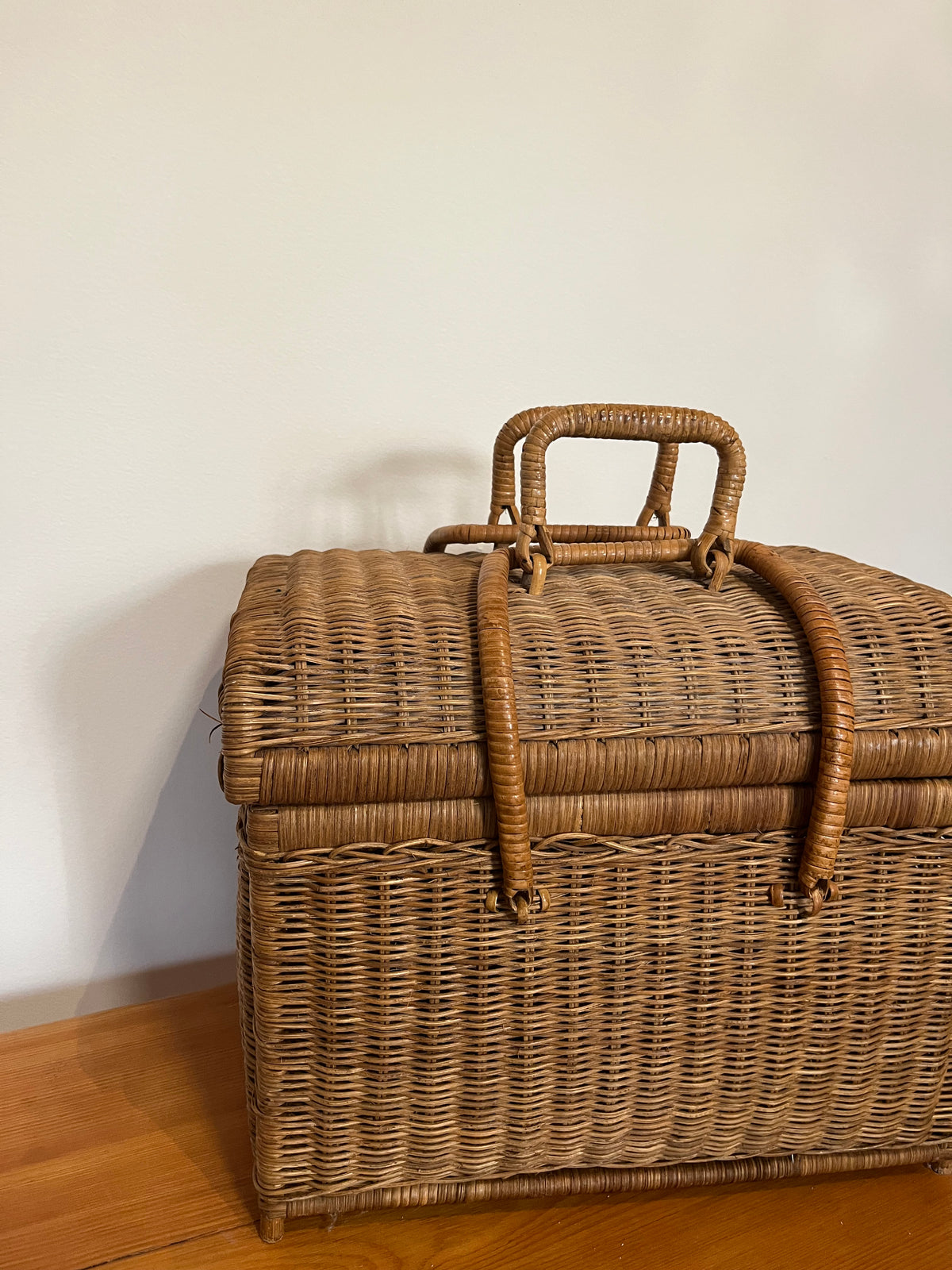Vintage Wicker Picnic Basket