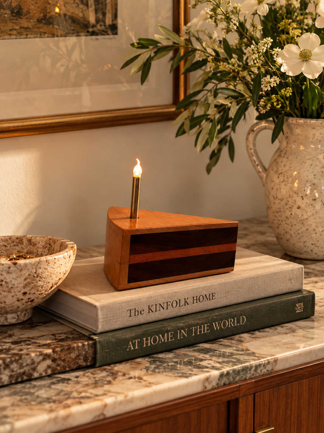Geometric wooden accent light with flame-shaped bulb