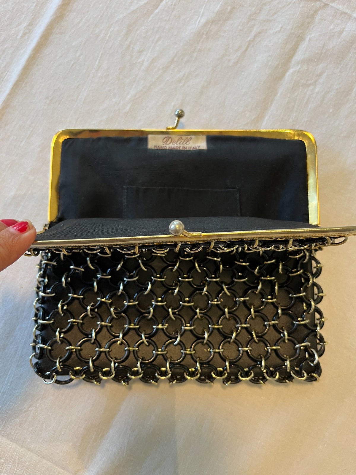 Vintage Delill black ring mesh clutch purse interior