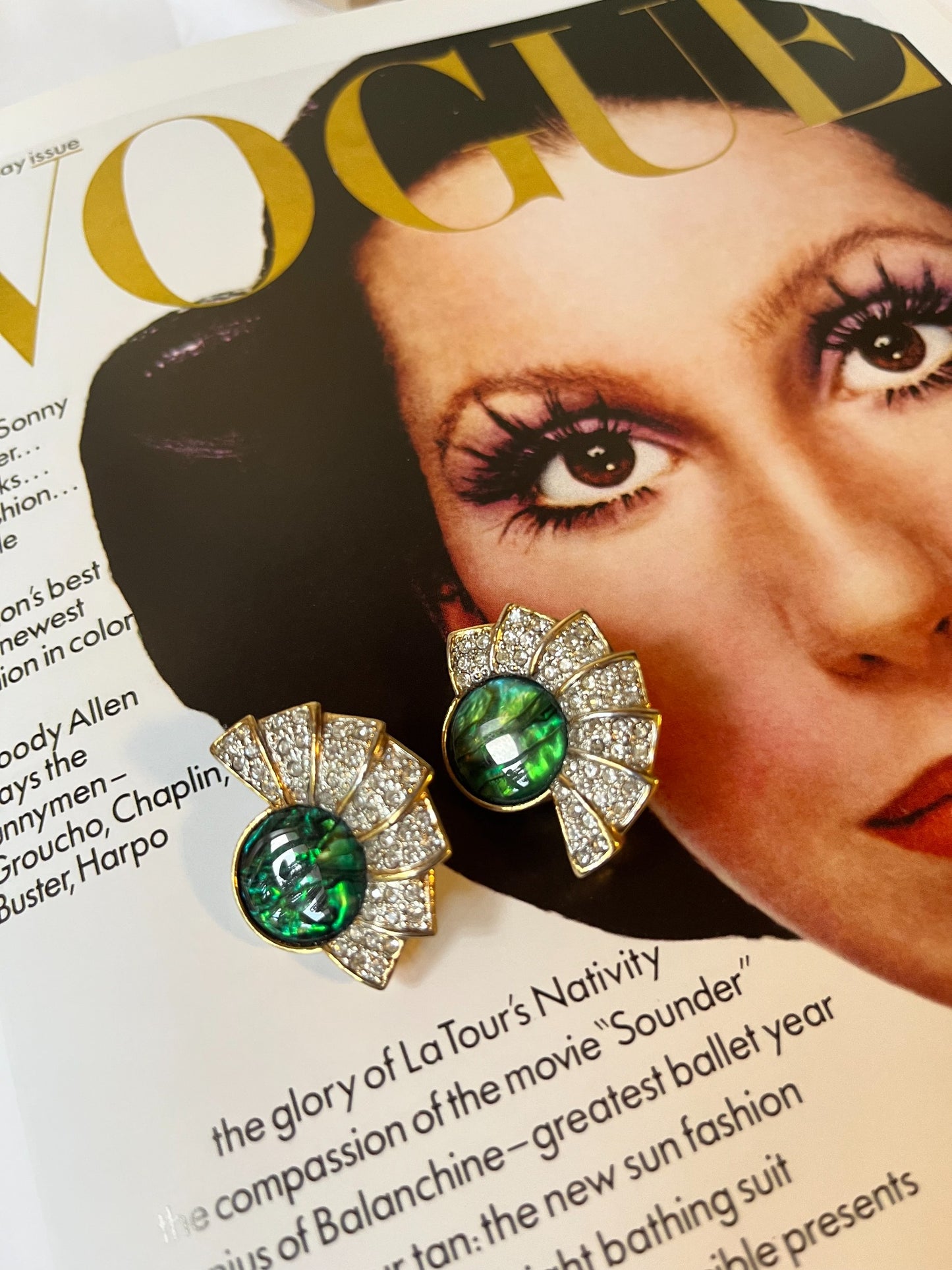 Vintage Emerald Green Cabochon Rhinestone Fan Earrings