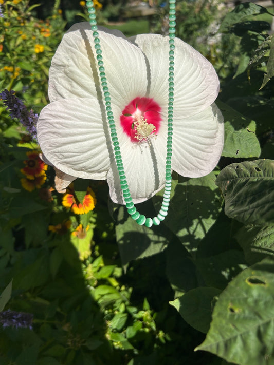 Vintage green and white graduated bead necklace