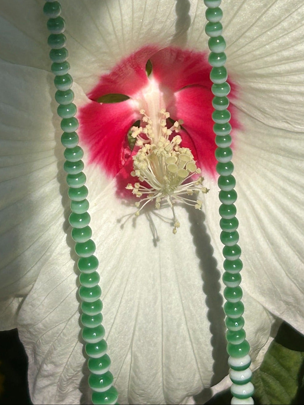 Vintage green and white graduated bead necklace detail