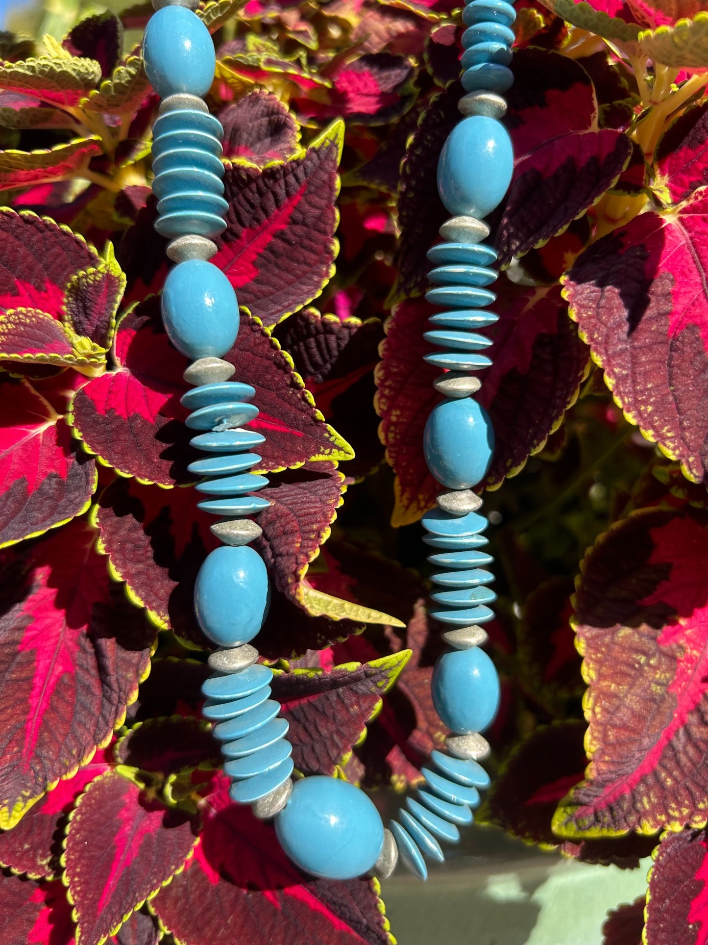 Vintage turquoise sculptural bead necklace